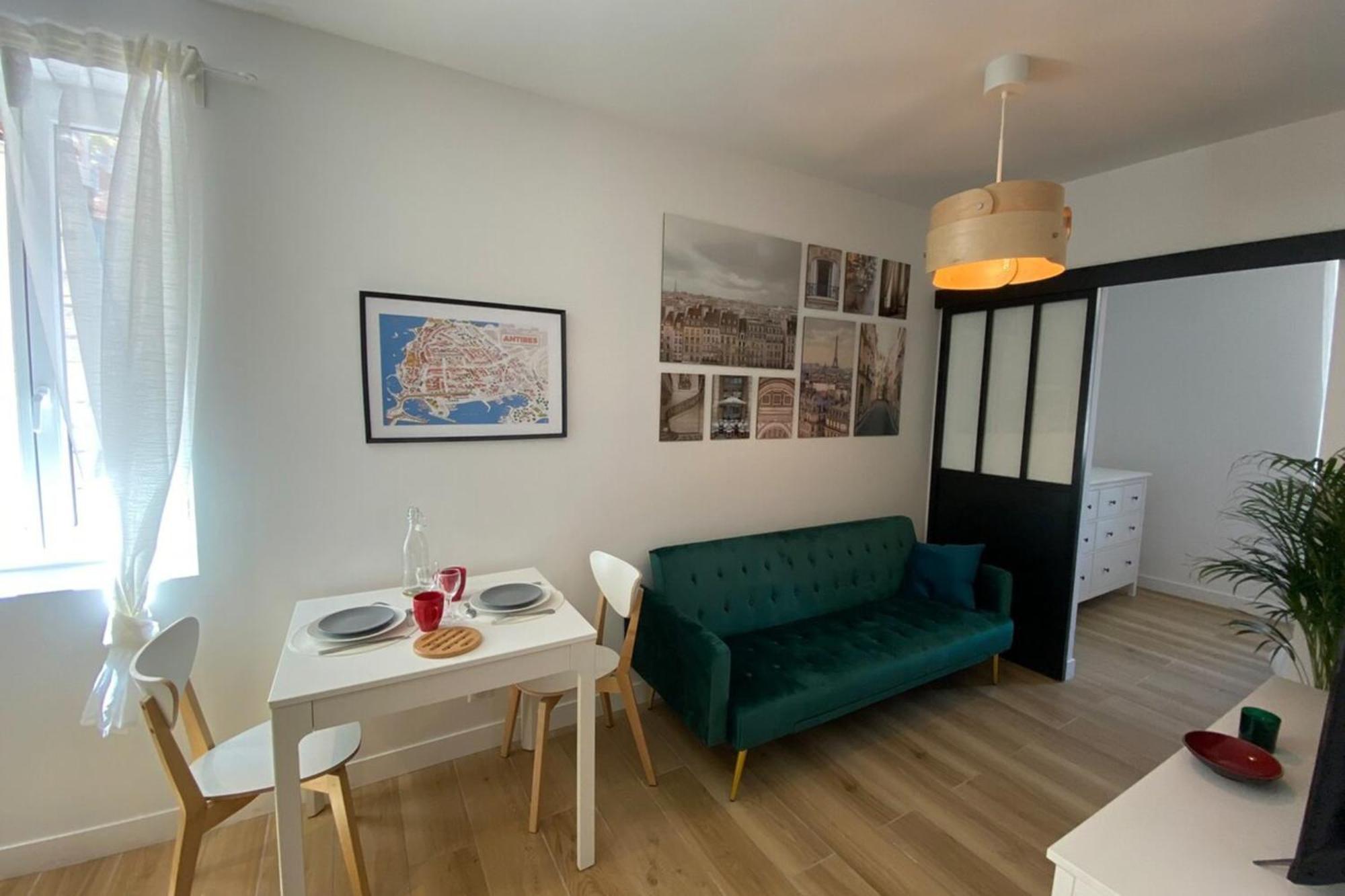 06An - Beautiful Apartment In The Heart Of Old Антіб Екстер'єр фото