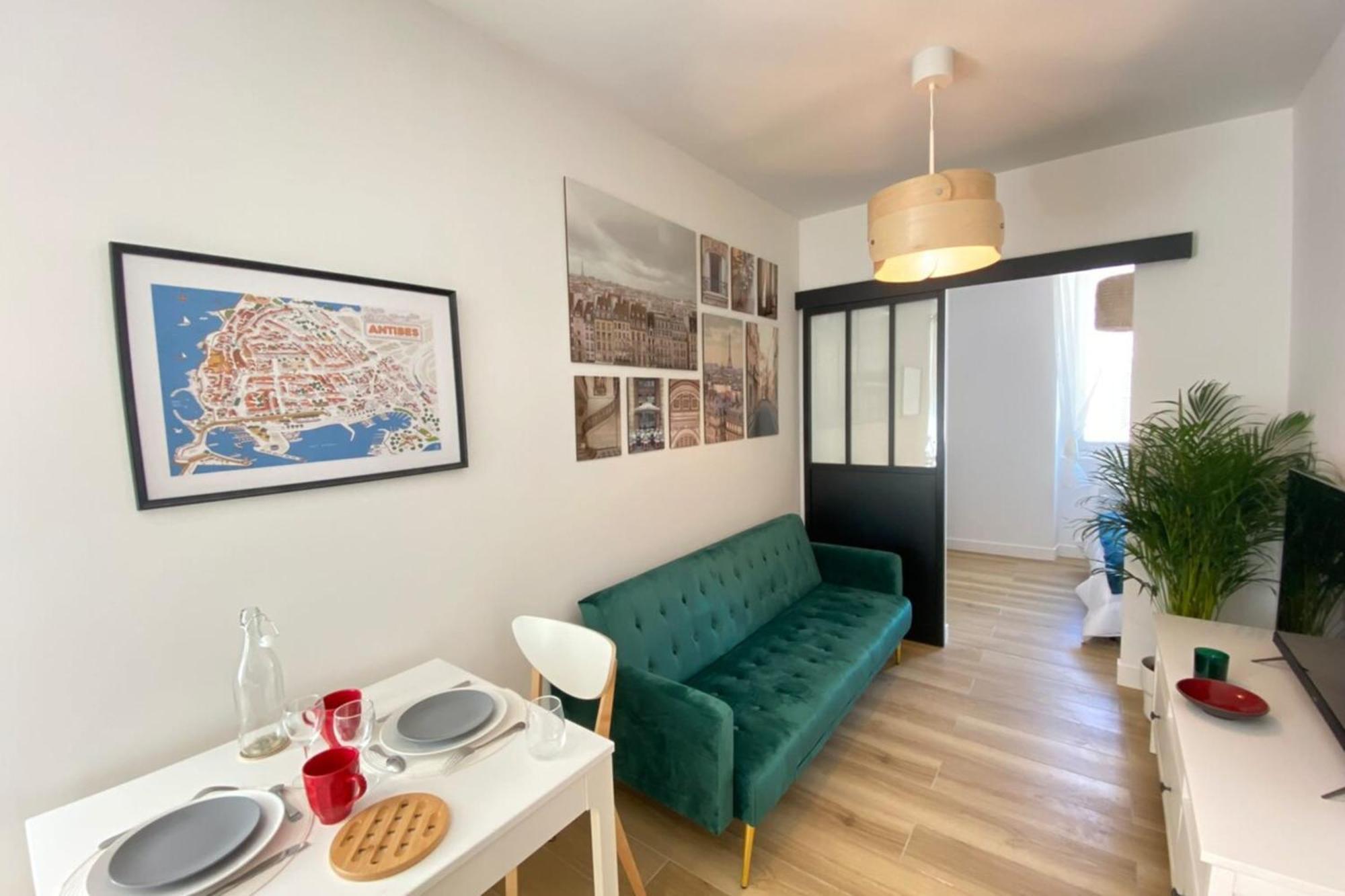 06An - Beautiful Apartment In The Heart Of Old Антіб Екстер'єр фото